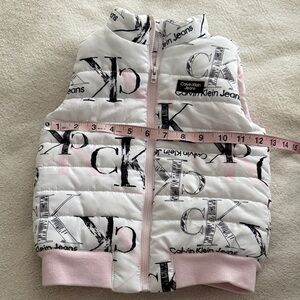 Calvin Klein Girls White and Pink Logo puffer Vest